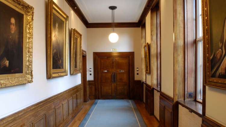 web_medium-seanate_house_court_room_c