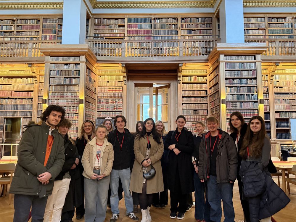 Institute in Paris Students Visit the French Parliament | Institute in ...