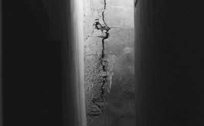 Fractured wall